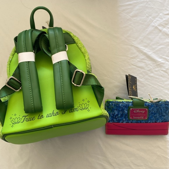 Disney Lounge fly Princesses Sequins Mulan Bag and Wallet - Picture 2 of 2